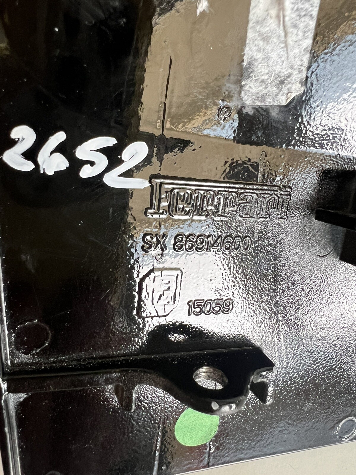 FERRARI 488 LEFT REAR EXERIOR TRIM PANEL 86914600