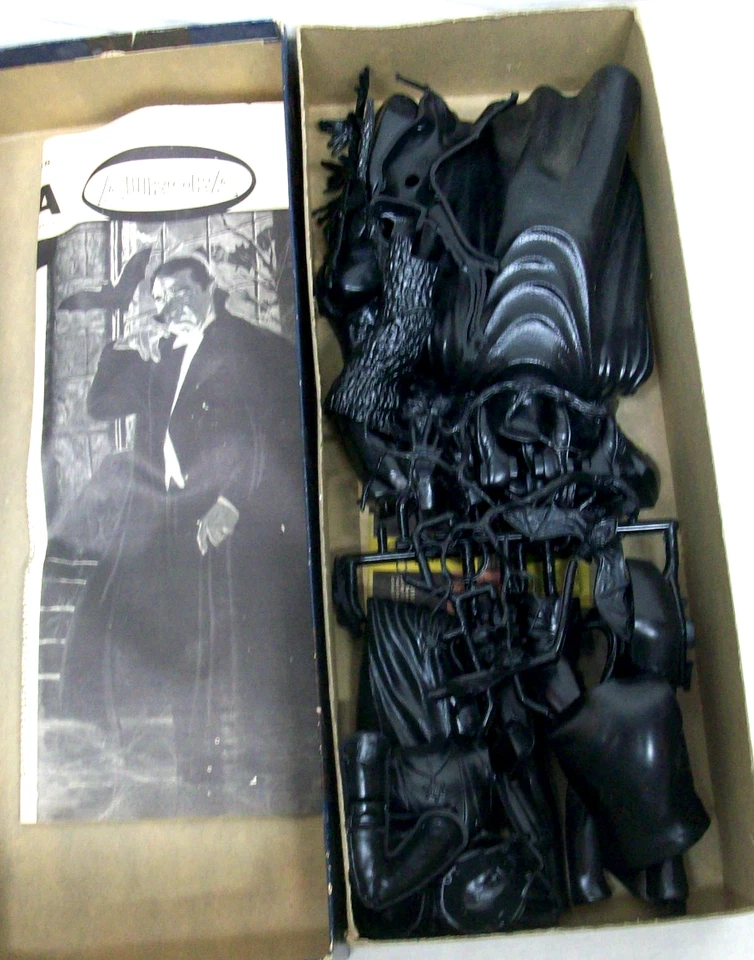 NIB Original 1962 Dracula Scale Model Kit Aurora No 424-98 Universal Pictures - Image 4 of 4