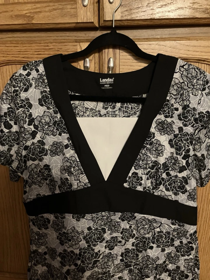 Exfoliante médico blanco y negro para dama talla M de Landau Foto 2 de 4