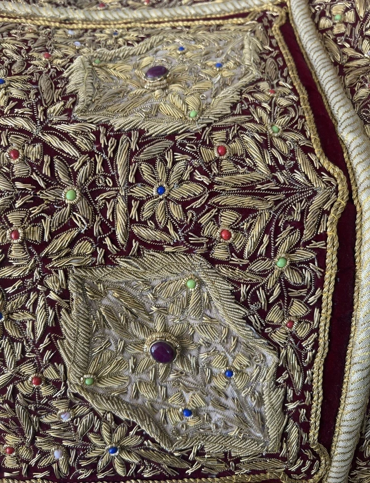 罕见珠宝地毯克什米尔 Zardozi 金色挂毯壁挂半宝石 — 第 2/3 张图片