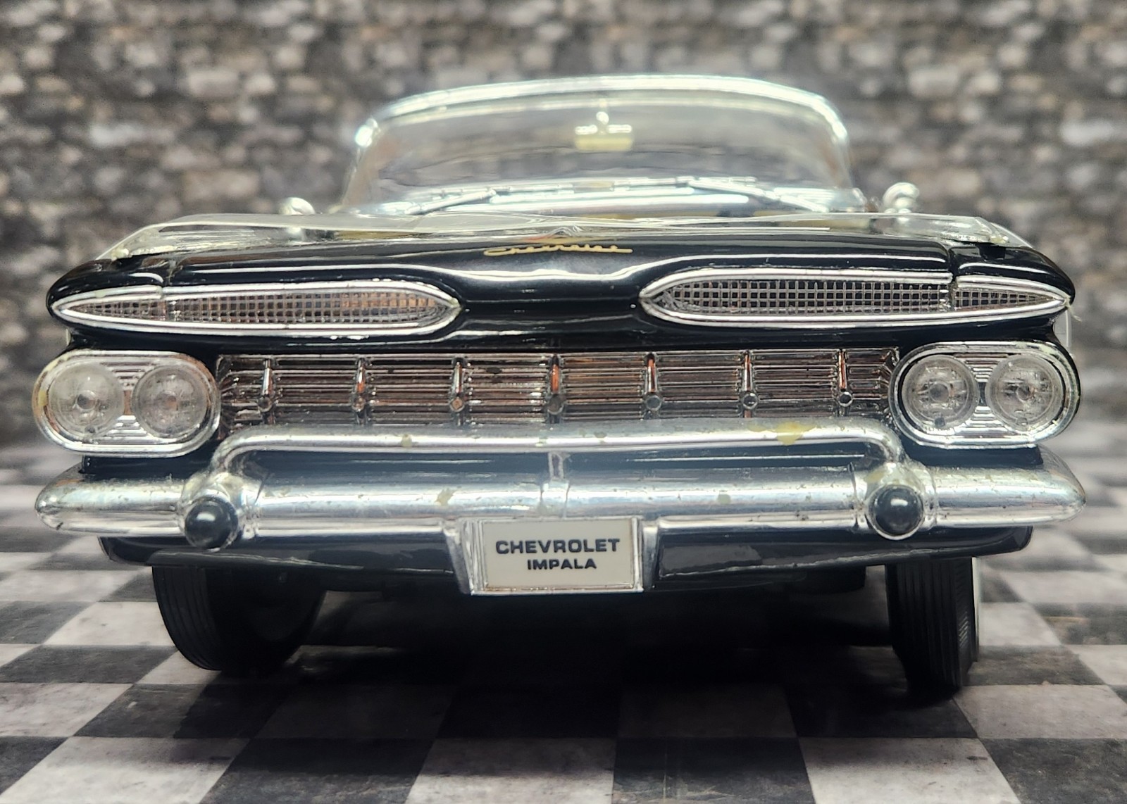 Yat Ming 1:18 Scale Road Signature Blk 1959 Chevrolet Impala Convertible [Loose]