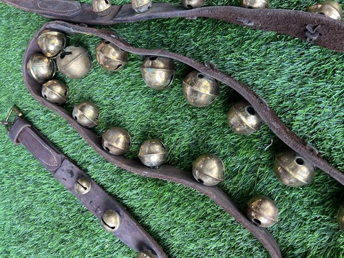 Antique Horse Sleigh Bells Double Leather Strap Brass 32 Bells Graduated - Picture 2 of 15