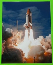 STS 129 ATLANTIS LAUNCH FROM COMPLEX 39A CANDID FULL COLOR NASA PHOTO