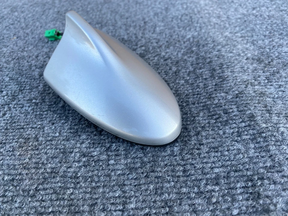 INFINITI M37 M56 M35H Q70 2011-2019 OEM RADIO ESTÉREO FM AM ANTENA DE TECHO (PLATEADA) Foto 3 de 4