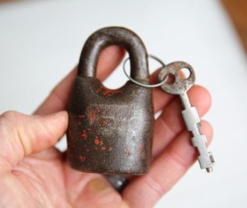 Antique Cast Iron Scandinavian Padlock Vintage jail lock w/ key old tool box D