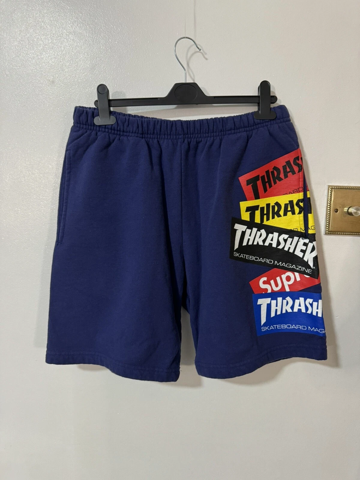 Supreme Thrasher multi logo sweatshort lavé marine petit SS21