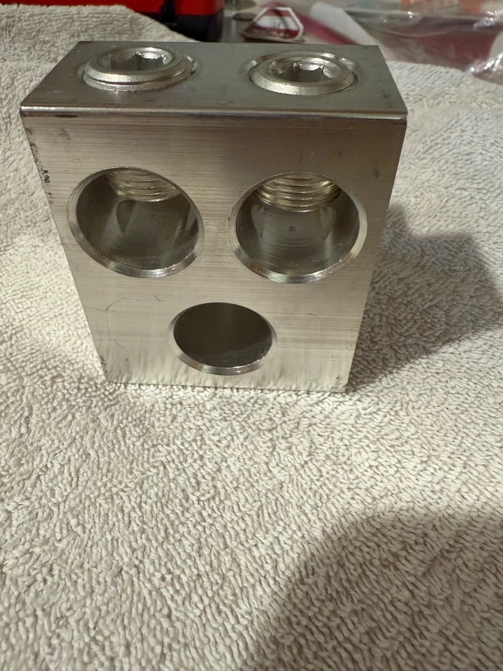 BURNDY K21A36U2 Mech Lug Aluminum 3/8”Hex 2 Hole #2 600-Kcmil - Image 3 of 4