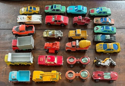 Vintage Lot (25) Hot Wheels, Matchbox, Tootsie Toys, Johnny Lightning Cars Truck