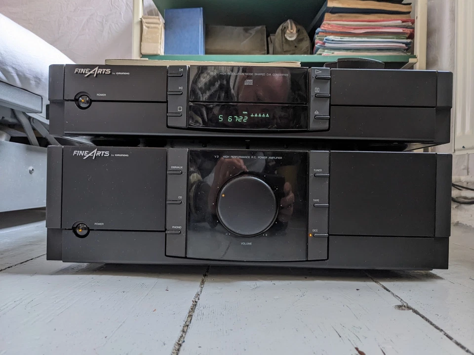 Grundig Fine Arts Verstärker V3 + CD-Player CD3 + Fernbedienung + Anleitung - Bild 2 von 4
