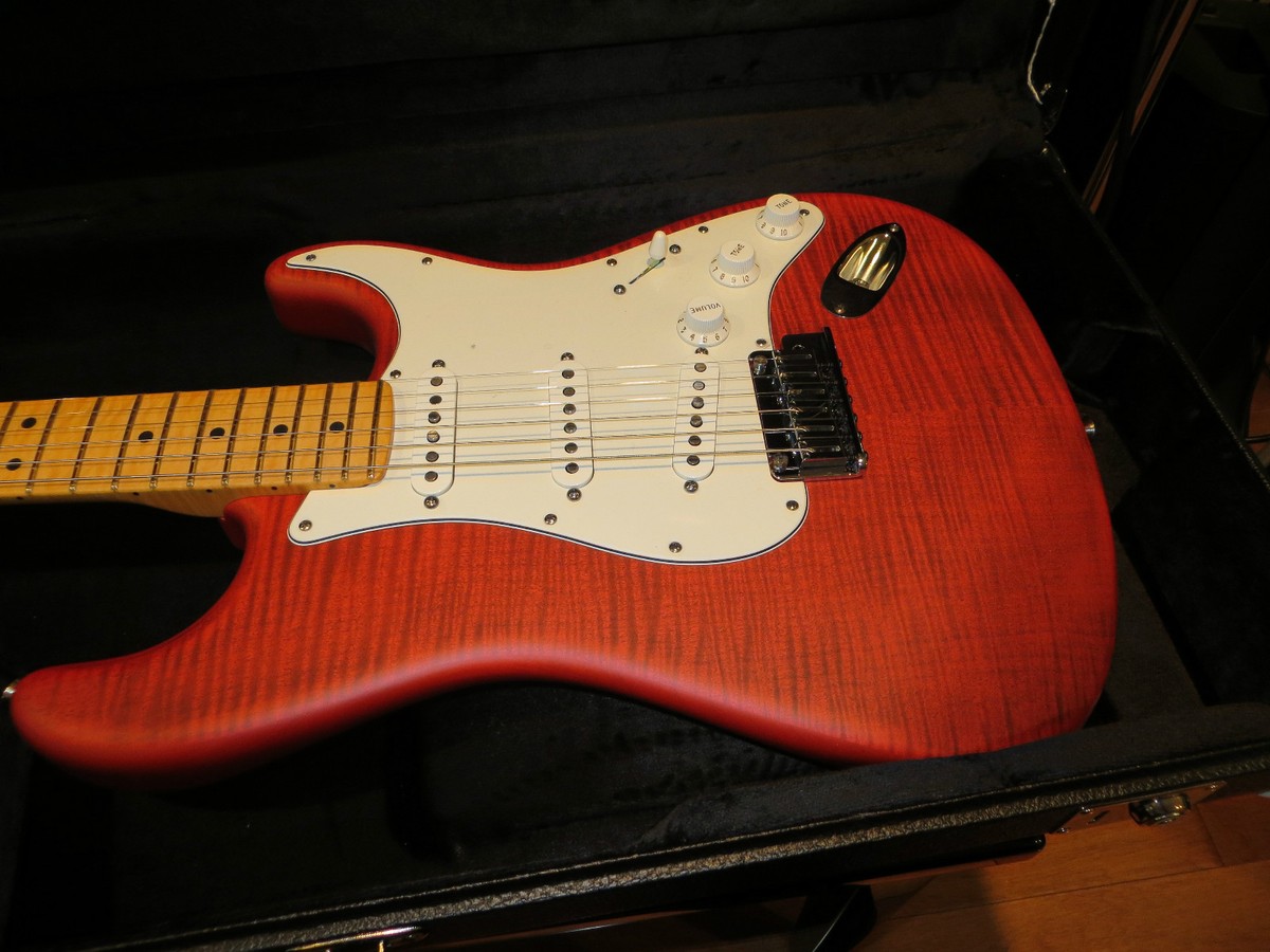 Fender Custom Shop Deluxe Stratocaster Crimson Flame Maple