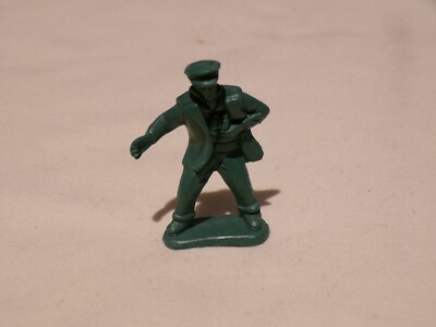 Plastic Soldier Field Marshal   4.5cm Tall Green Toy Figure   Used Excellent