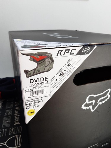 Fox downhill mountain bike helmet - Picture 6 of 11