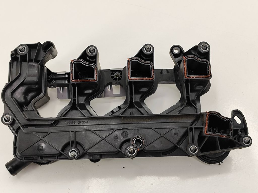 Peugeot 5008 II 2019 Diesel 96kW Rocker cam cover 98279295 UVY7678  
