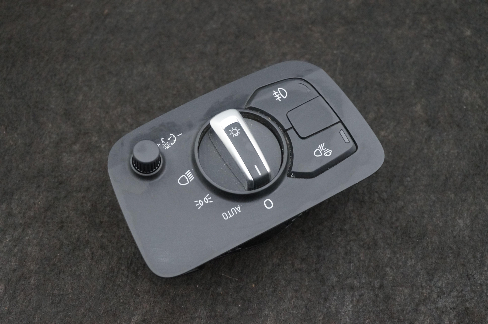 Front Left Dash Headlight Headlamp Control Switch OEM 4S0941531 Audi R8 4S 17-23