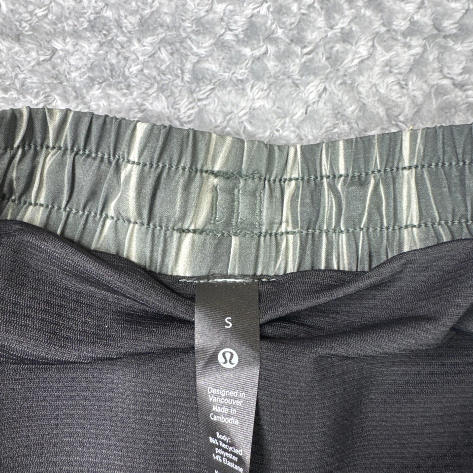 Sprus ahumado estroboscópico forrado corto Lululemon Pace Breaker para hombre talla pequeña Foto 2 de 4