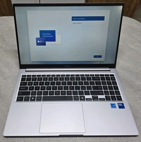 Samsung Galaxy Book 4 - 15.6" Laptop - Intel Core 7 16GB RAM 512GB Silver - NEW