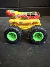 Hot Wheels Monster Jam Oscar Mayer Wiener Hot Dog  Monster Truck   1:64 2025