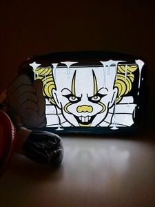 Loungefly Warner Brothers IT Pennywise Borsa a tracolla con palloncino