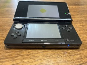 Nintendo 3DS CTR-001 USA Black w/Stylus & Charger Bundle With 2 Games- Tested