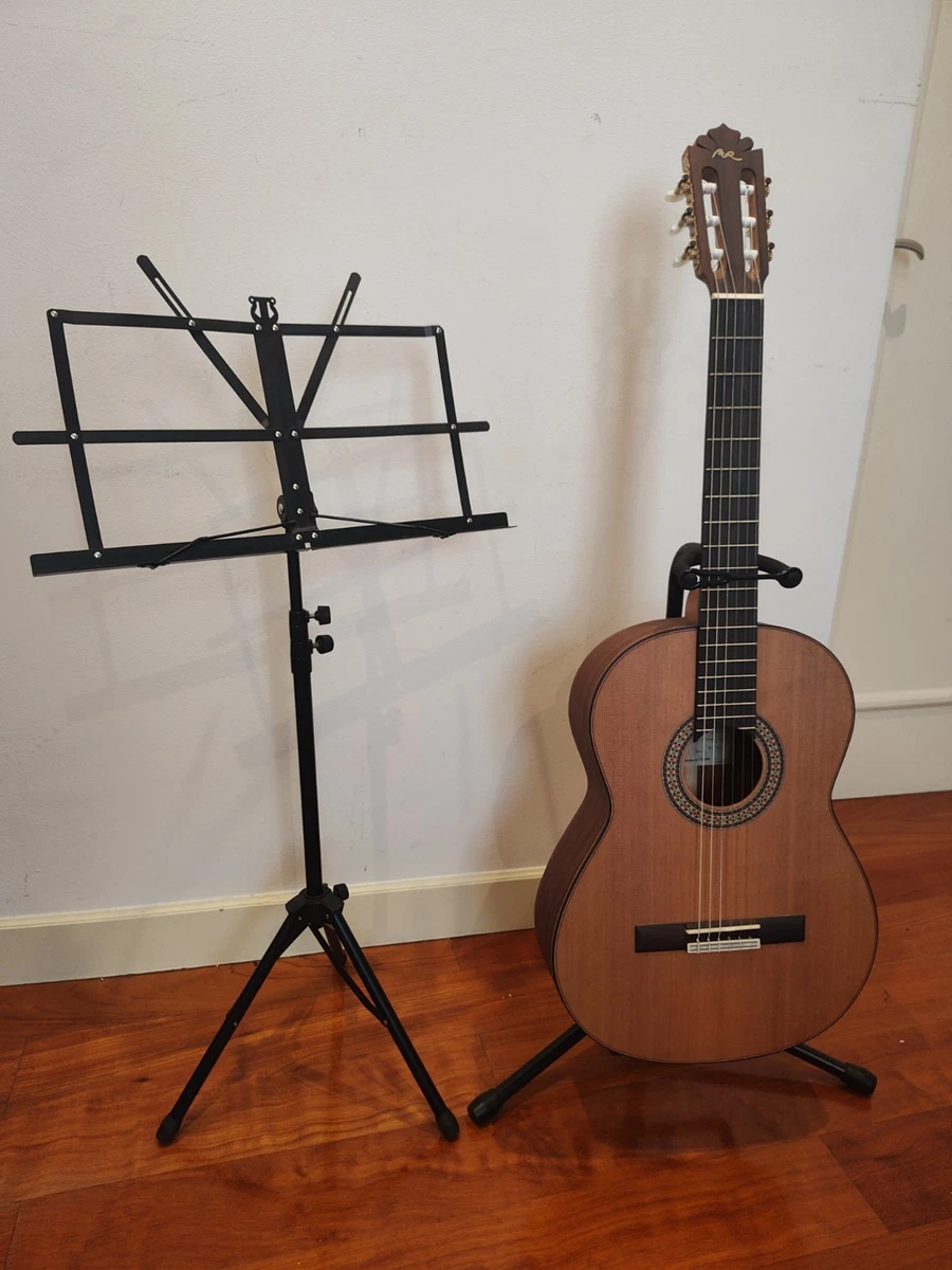 Pack: Guitarra clásica Manuel Rodríguez, 2 estuches, atril y soporte