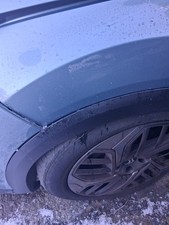 CITROEN C4 MK3 NSF 2023 LADO DEL PASAJERO DELANTERO IZQUIERDO ARCO DE RUEDA MOLDURA NEGRO