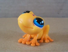 Hasbro ~ Littlest Pet Shop ~ #874 Orange Frog with Purple Spots