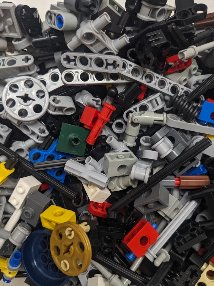 600pcs LEGO Technic Bulk Lot Pins, Axles, Connectors, Small Parts for GBC Robot - Image 2 of 4