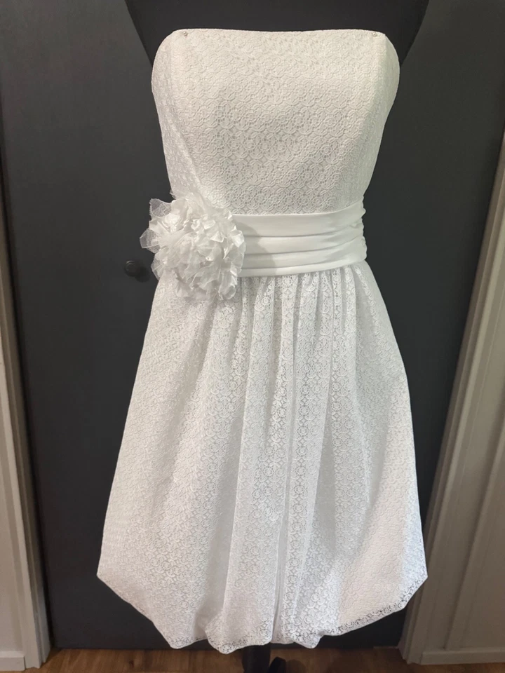 Galina Size 8 White Short Lace Ruched Waist With Flower Bubble Hem Style KP3280 - Image 3 of 4