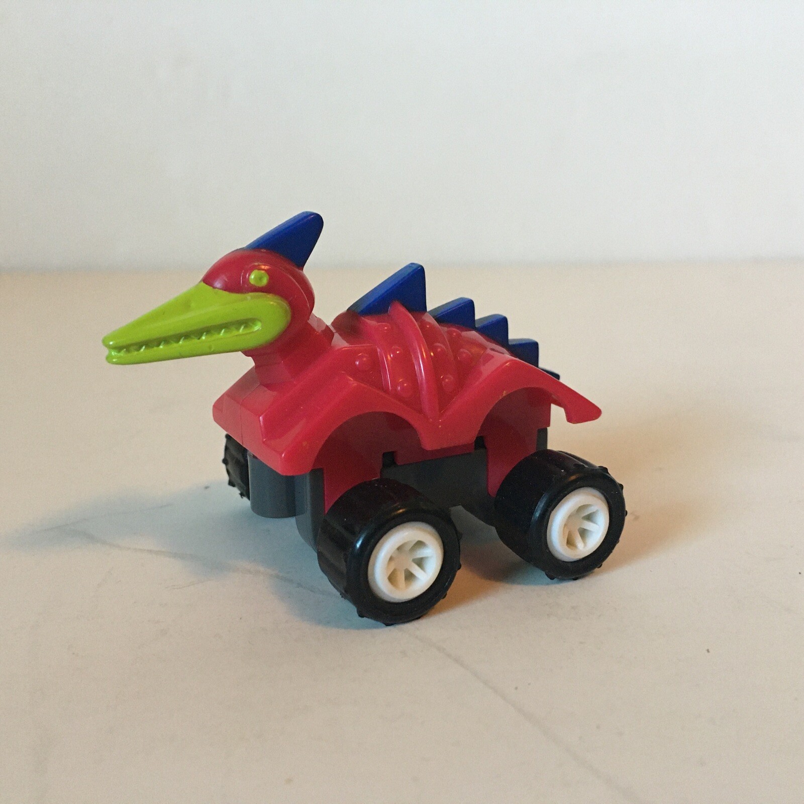 DINO Dinosaur CRAWLER 1994 BURGER KING Toy car Wind Up Red pterodactyl 