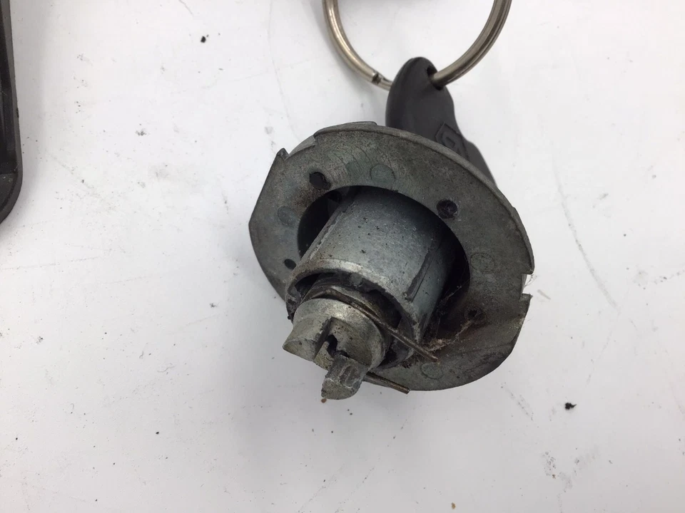 Juego de encendido Piaggio Fly 150 2009 OEM LLAVE ASTILLADA BLOQUEO DE ASIENTO PROGRAMADO Foto 3 de 4