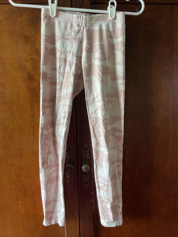 old navy girls leggings size L (10/12) pink camo