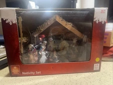 Home Accents Holiday Porcelain Nativity Scene Set + Manger 13 Pcs 14.8" L  