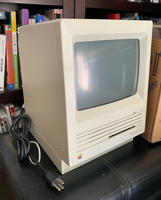 1986 MACINTOSH SE MODEL M5011 COMPUTER W/ MOUSE & KEYBOARD Works