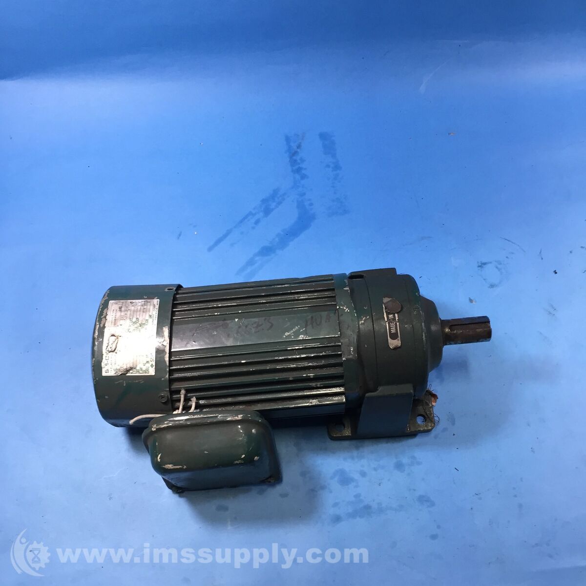 Sumitomo CNHM05-5085-B-6 Induction Gearmotor, 4 HP, 230 V Sumitomo CNHM05-5085-B-6 Induction Gearmotor, 4 HP, 230 V
