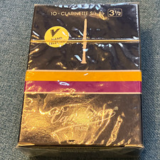 Vandoren Bb Clarinet Reeds Strength 3.5 Medium Plus Box of 10 CR1035