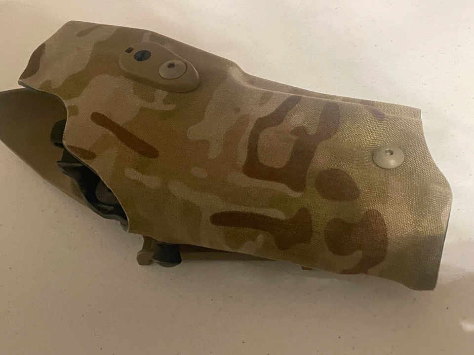 New Safariland 654RD ALS Low Signature Holster Glock 19 23 M3Light Multicam RH - Image 2 of 4