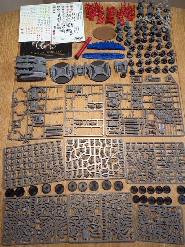Warhammer Lot: Rubric Marines, Imperial Navy Breachers, Knight Questoris Bits, +