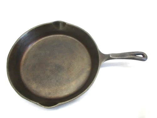 Vintage Wagner 1891 Original 11 3/4" cast iron skillet, spins not flat
