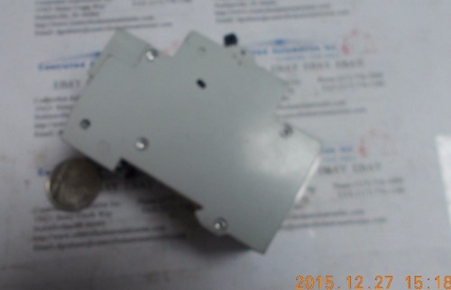 GE/General Electric D13 V-Line Circuit Breaker - Picture 2 of 2