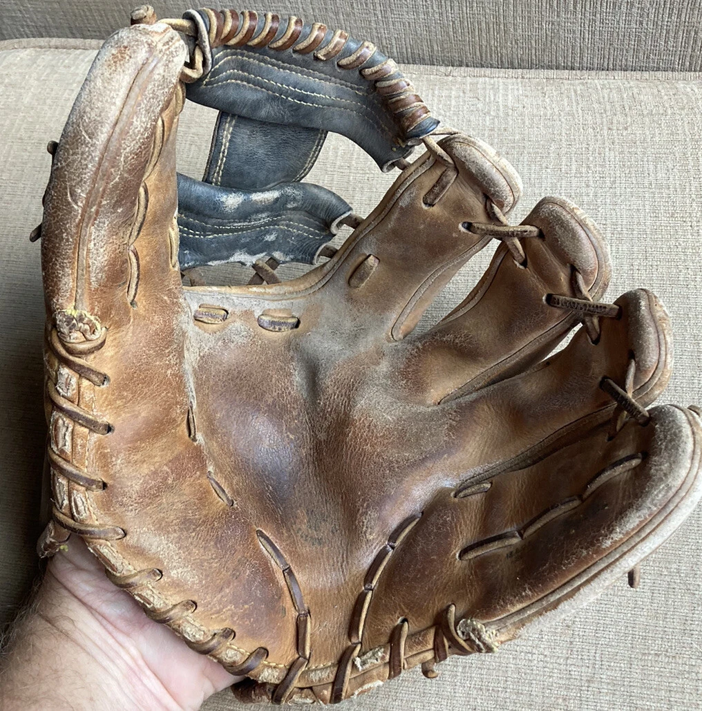 Old mizuno 2025 baseball gloves