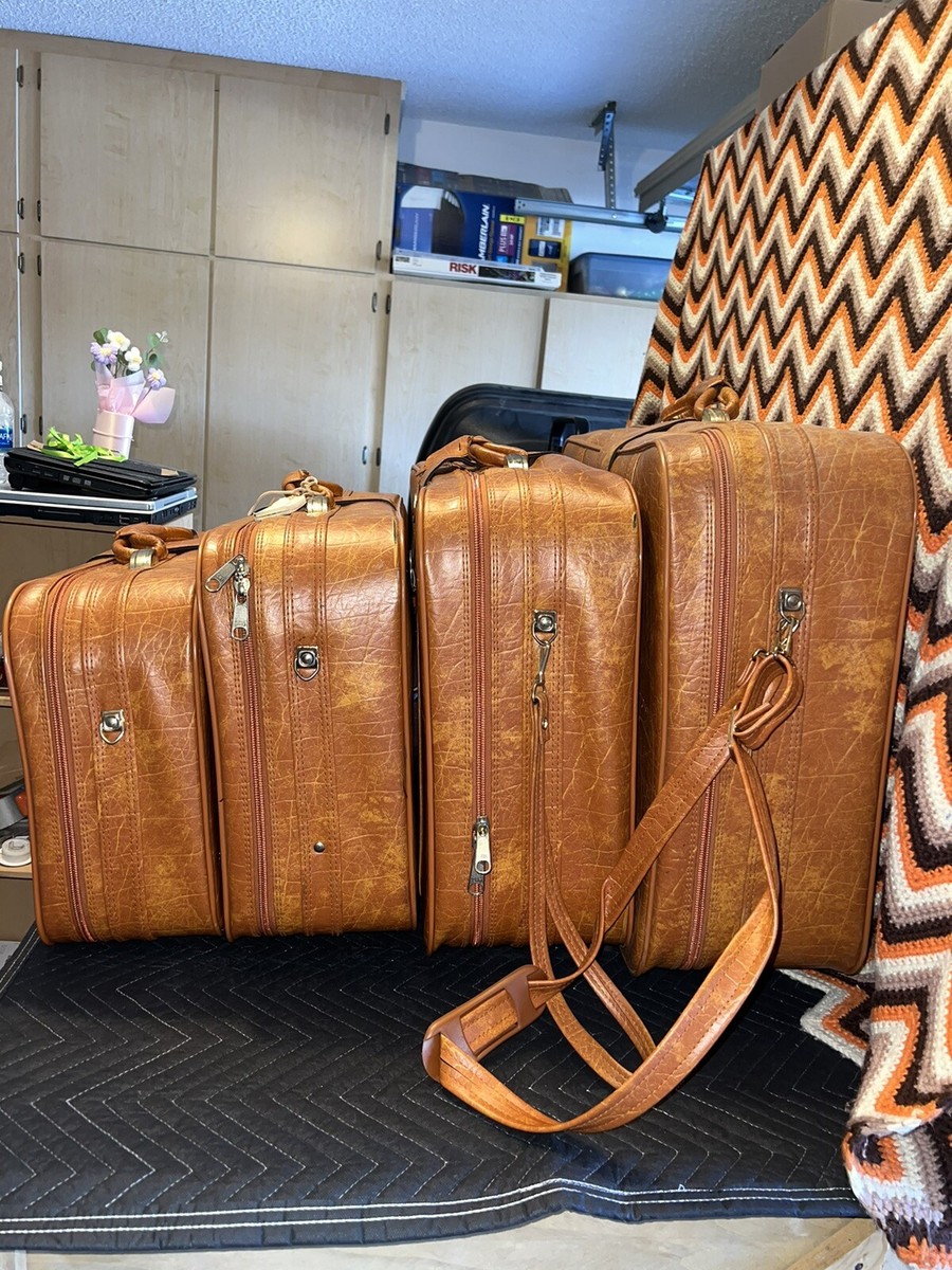 GY 4 Pc Faux Leather Luggage Set Vintage 28”Largest. 22.5