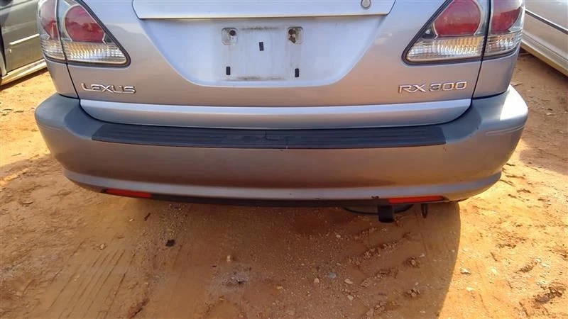 Para-choque traseiro compatível com 00-03 Lexus RX300 FABRICANTE DE EQUIPAMENTO ORIGINAL - Imagem 2 de 4