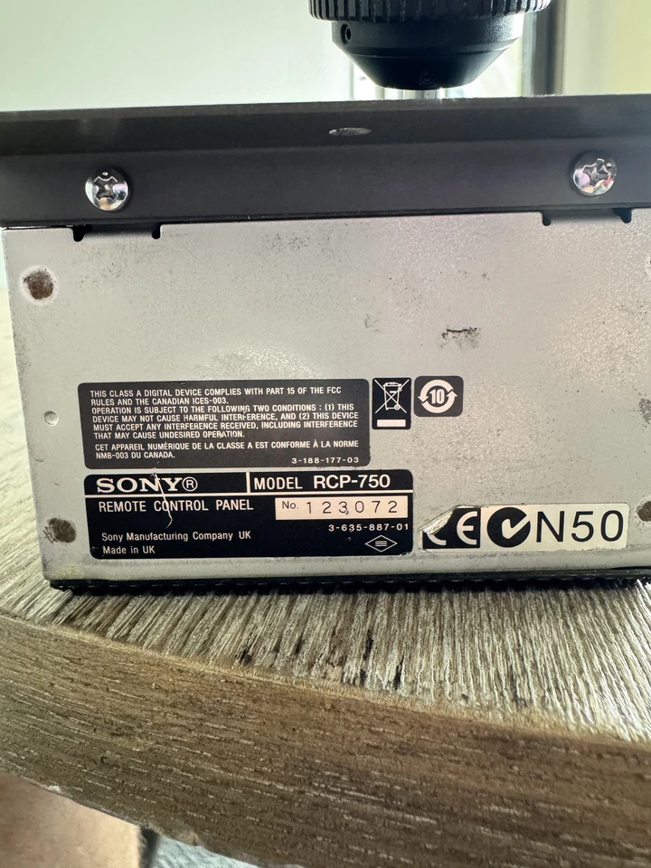 Cámaras de transmisión profesional con panel de control remoto Sony RCP-750 - ENVÍO GRATUITO A EE. UU. Foto 2 de 2