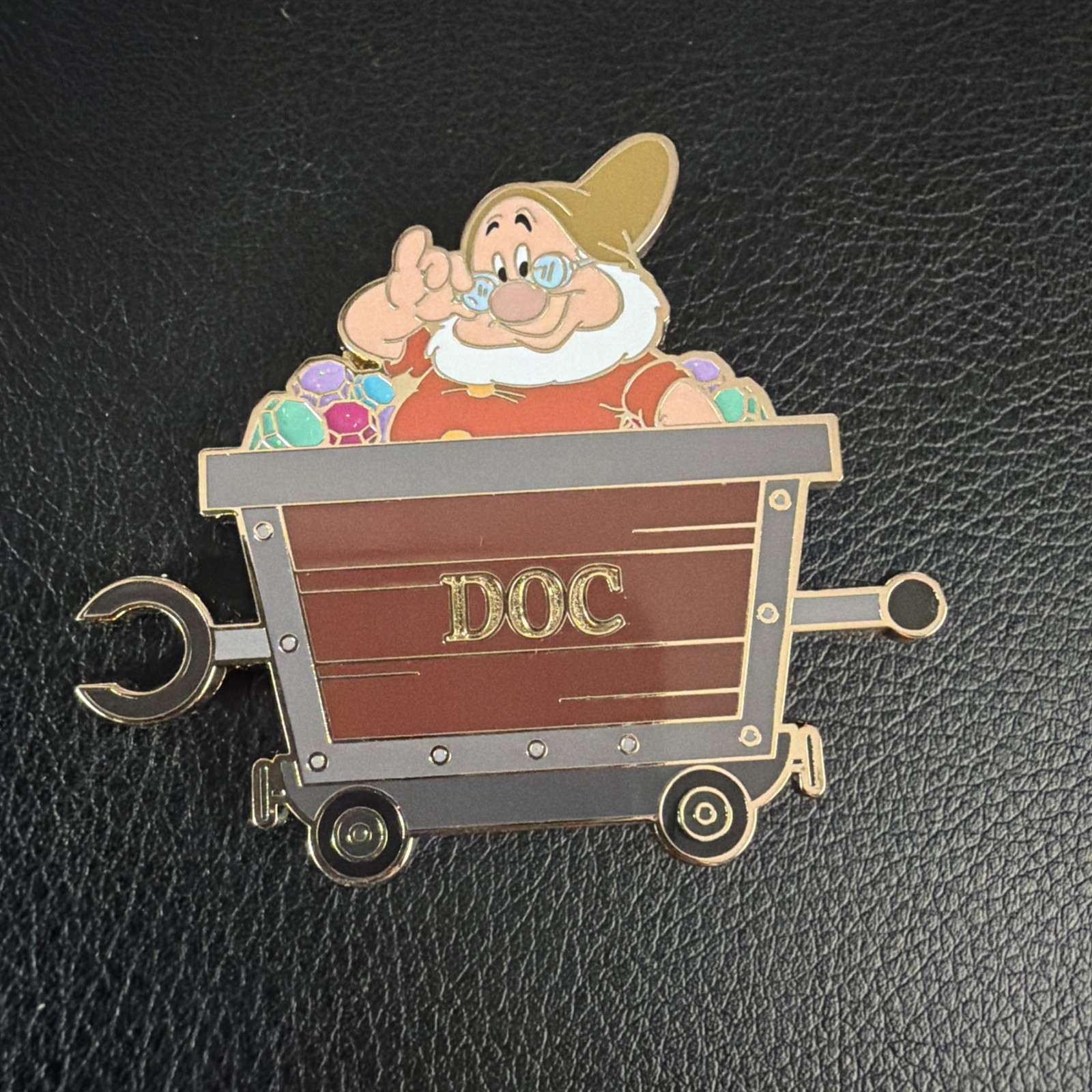 [DOC] Disney Snow White and the Seven Dwarfs Mine Cart Pin (PALM LE 200)
