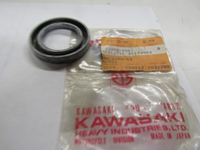 Used Driveshaft Bearing Holder For 1979-1989 Kawasaki JS440 & JS300 Jet Ski – OEM Carrier
