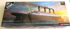 ACADEMY. 14215. THE WHITE STAR LINER TITANIC. 1/400 SCALE. MODEL KIT. VJ