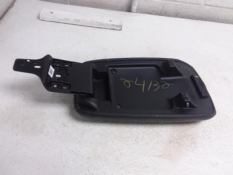 2023 MASERATI GRECALE Center Console Black Leather Armrest OEM 