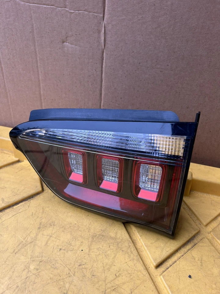 Luz trasera interior Jeep Compass Rh 2017-2023 fabricante original Foto 3 de 4