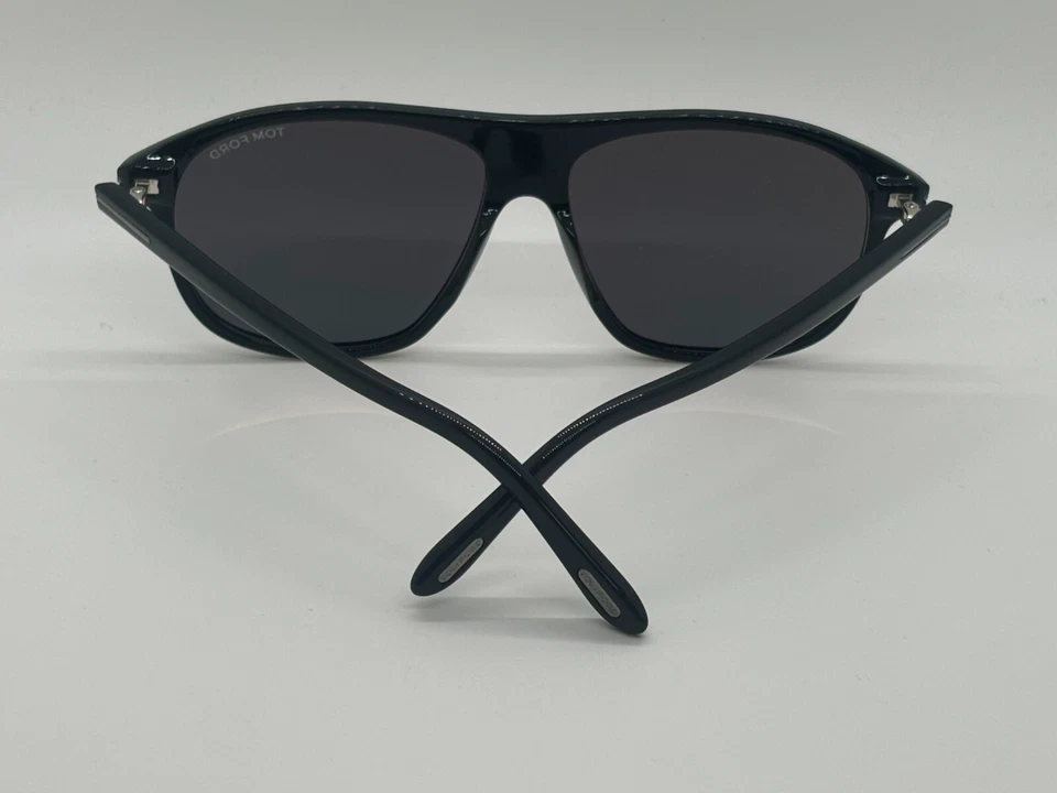 NEW Tom Ford Men's Sunglasses FT1027-N 01A 60-14-140mm NO CASE - Image 4 of 4