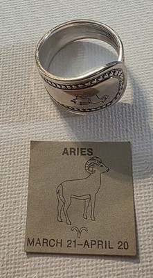 Vintage Oneida versilberter Widder Sternzeichen Geburtstag Löffel Ring Größe 8 verstellbar neu aus altem Lagerbestand